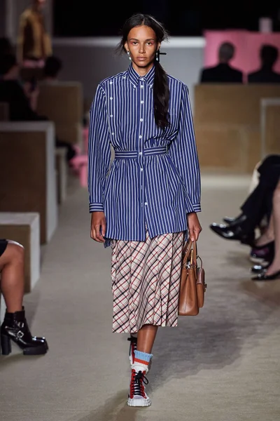 Look 13